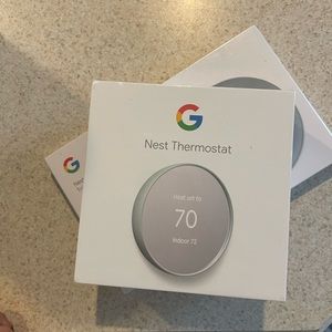 Nest thermostat and face plate- new in box!